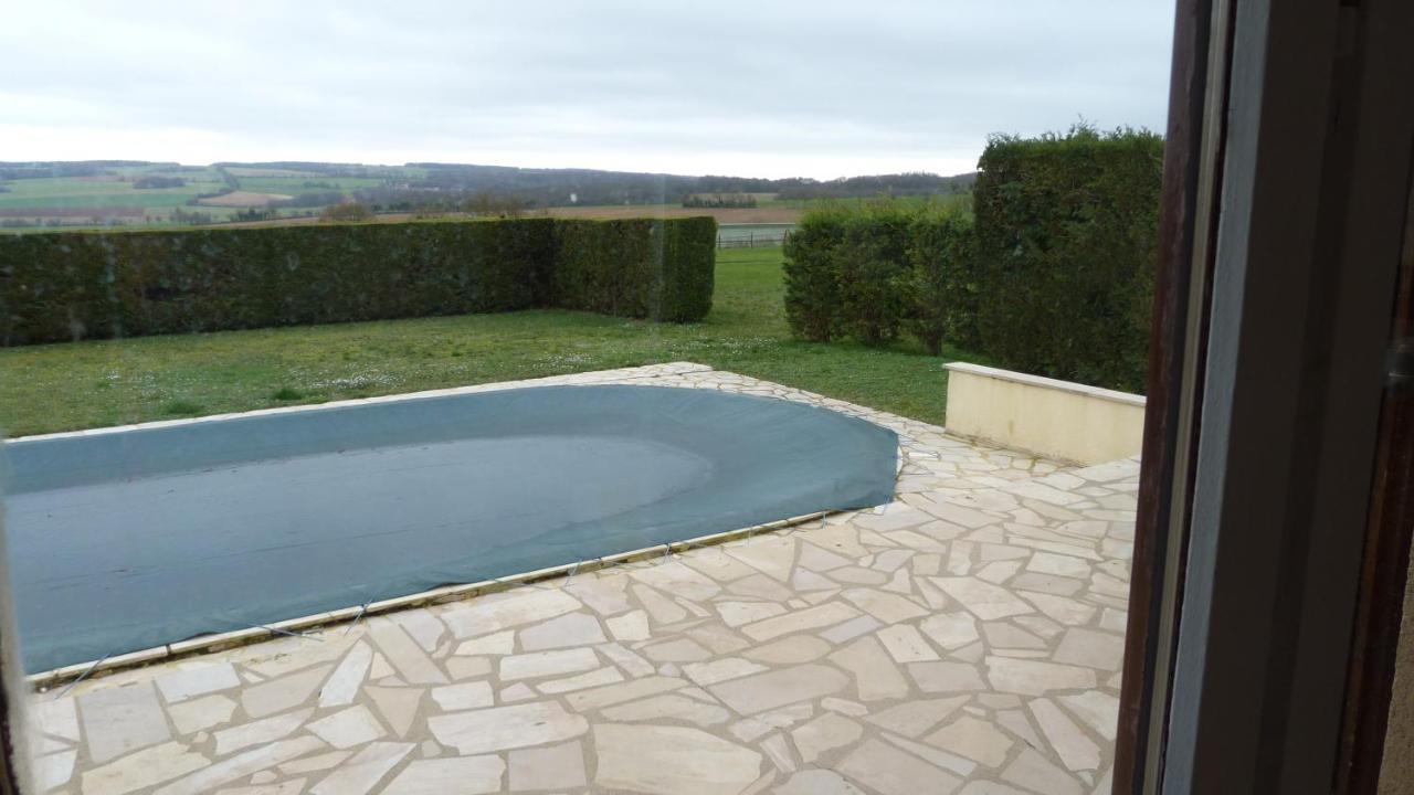 Maison De Vacances Pour 6 Personnes Avec Piscine Lainsecq Exterior photo