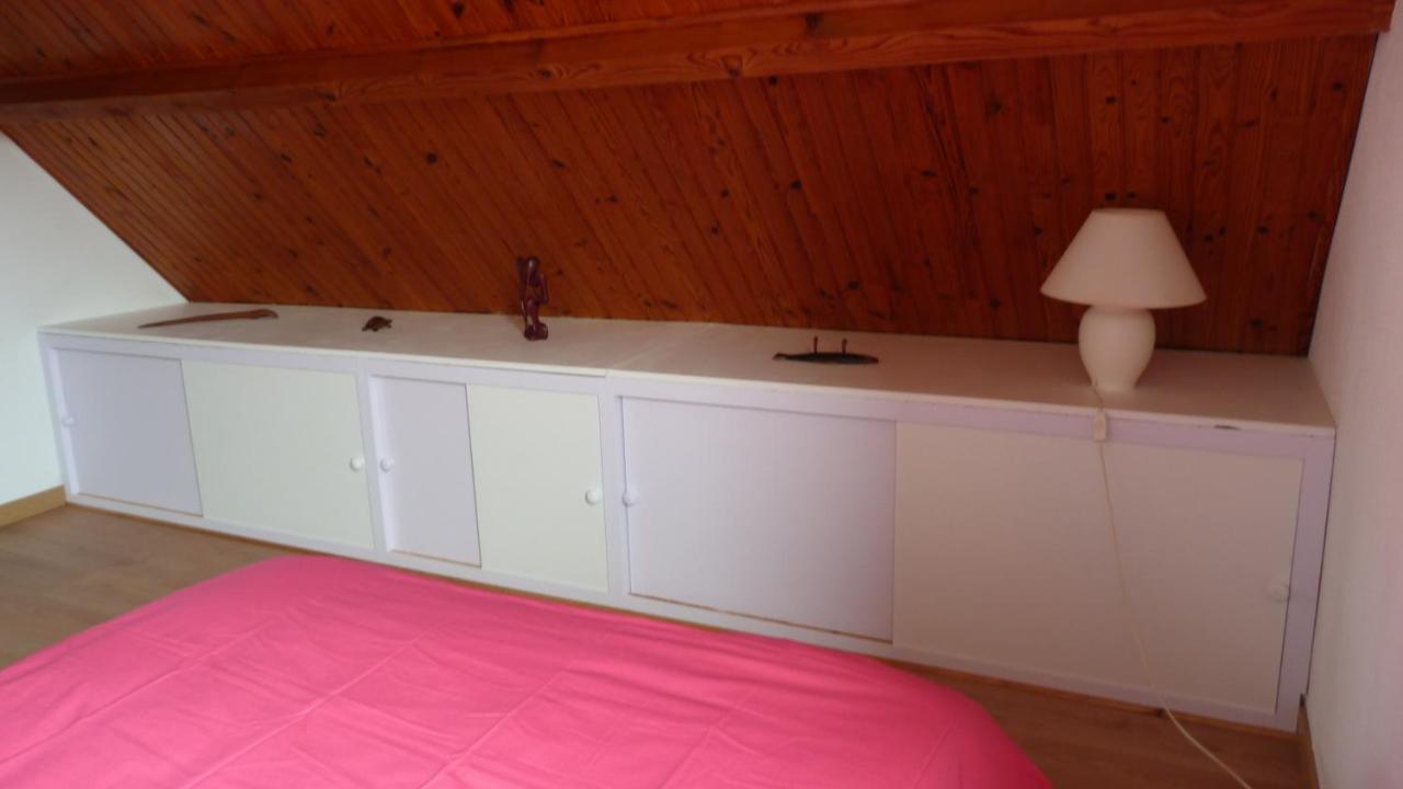 Maison De Vacances Pour 6 Personnes Avec Piscine Lainsecq Exterior photo