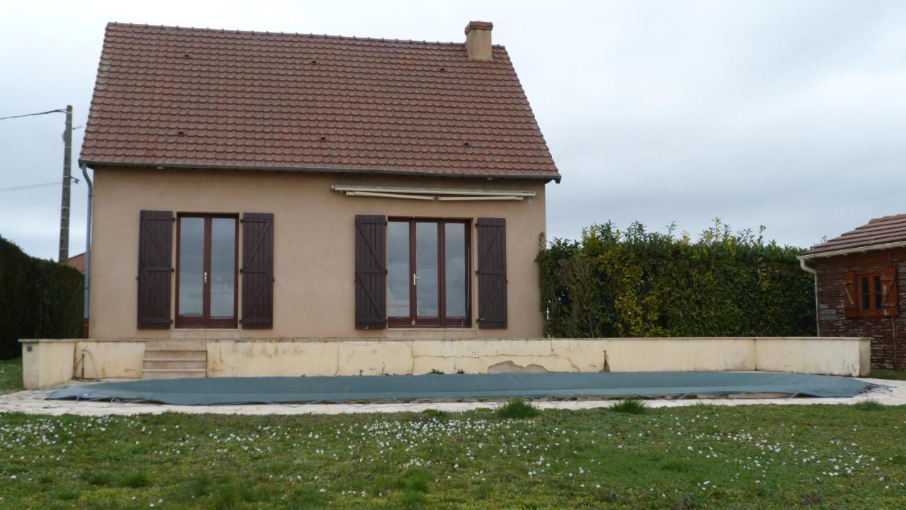 Maison De Vacances Pour 6 Personnes Avec Piscine Lainsecq Exterior photo